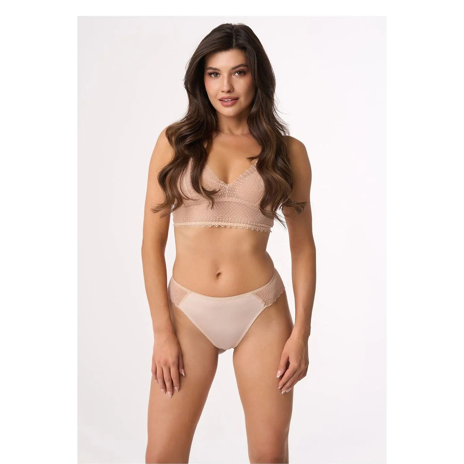 Ensemble lingerie sexy romantique confortable sans armature dentelle fine florale bordure festonnée culotte opaque inserts côtés respirant doux