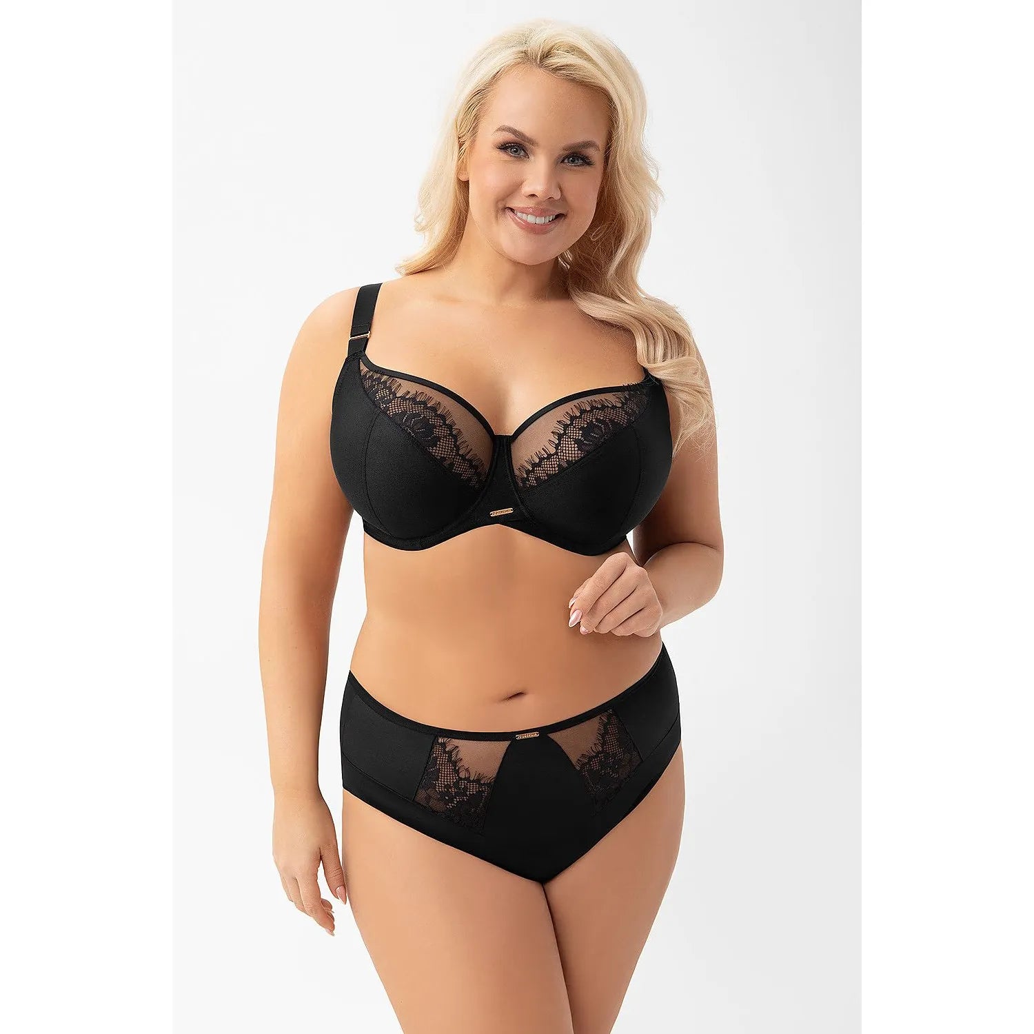Culotte noire taille haute Gorsenia, dentelle florale, ceinture plate, couverture complète, confort quotidien.