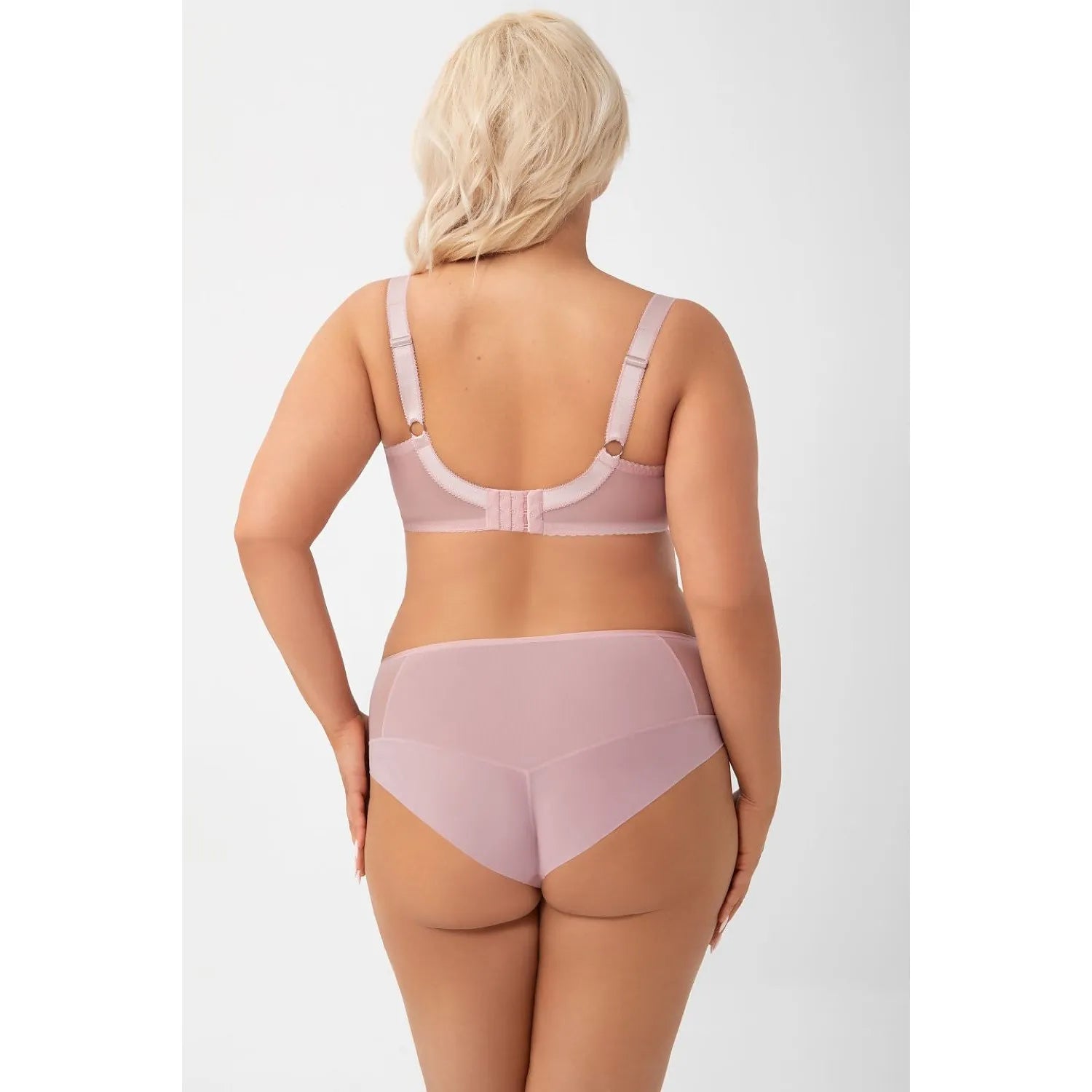 Culottes Gorsenia rose clair en dentelle, coupe haute, côtés couverts, tulle doublé, élégance et confort.