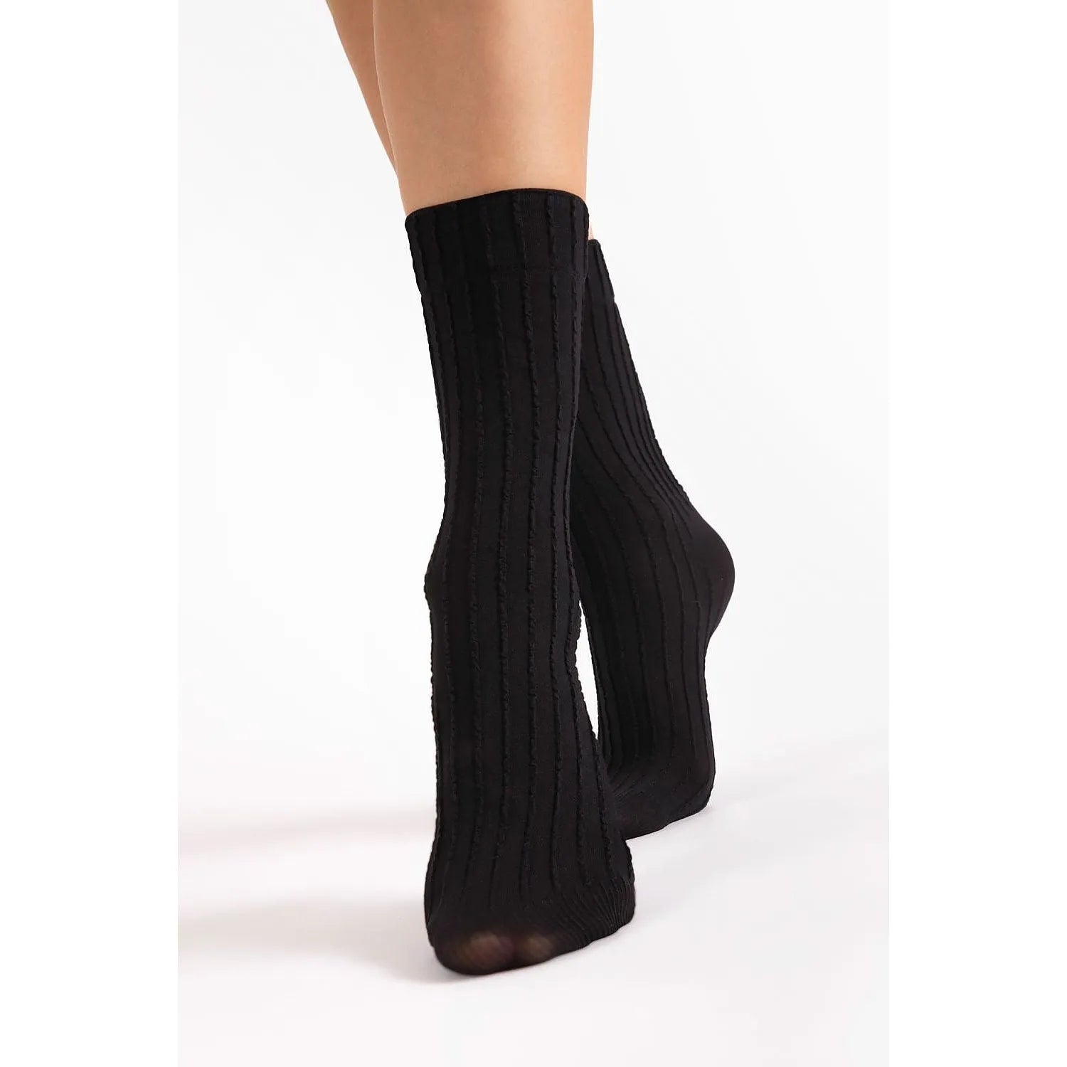 Chaussettes montantes côtelées noires élégantes sensuelles confortables douces respirantes polyamide élasthanne extensibles maintien adhérence bord doublé