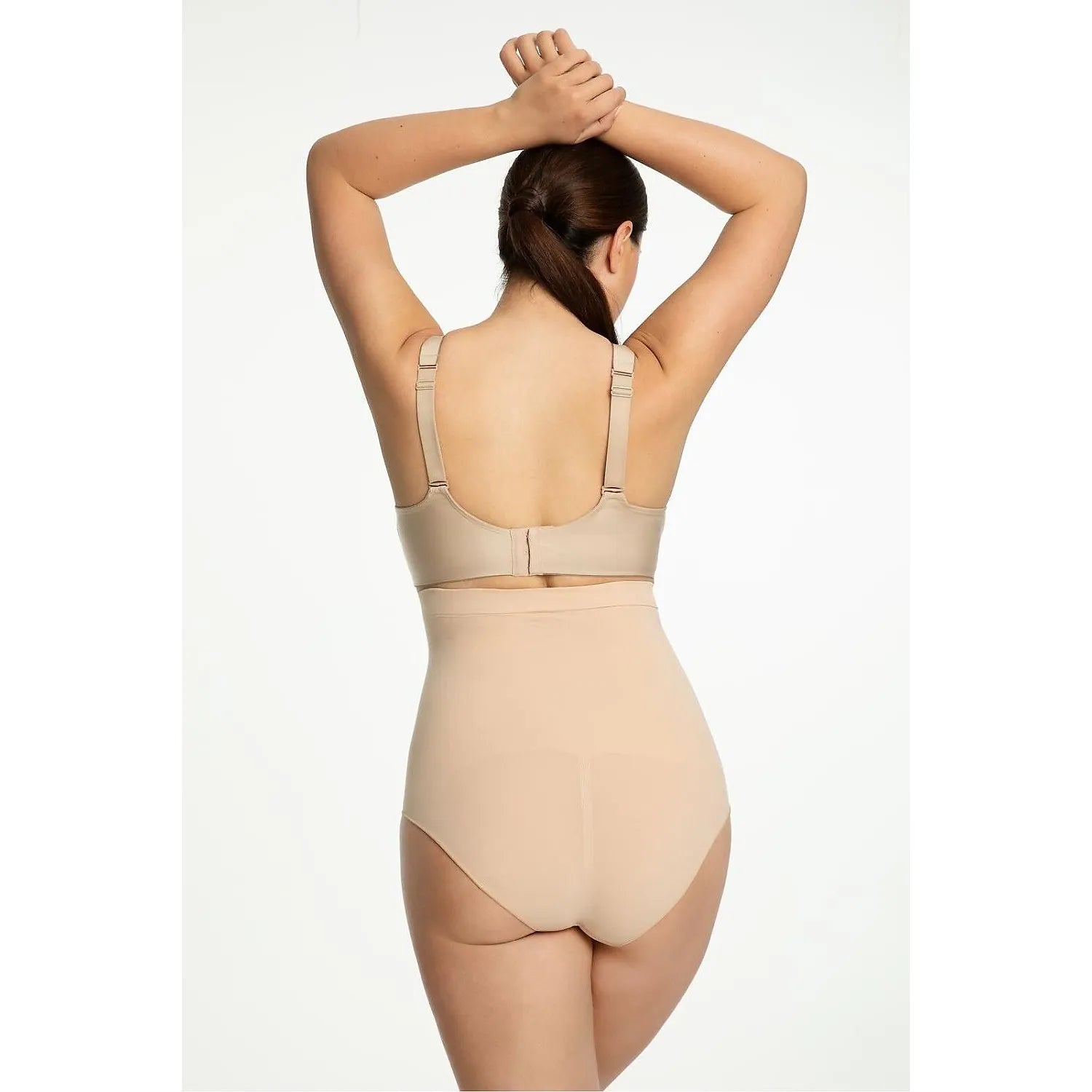 Body gainant Julimex beige, design sans couture, taille haute, bretelles larges, silhouette sculptée, vue de dos.