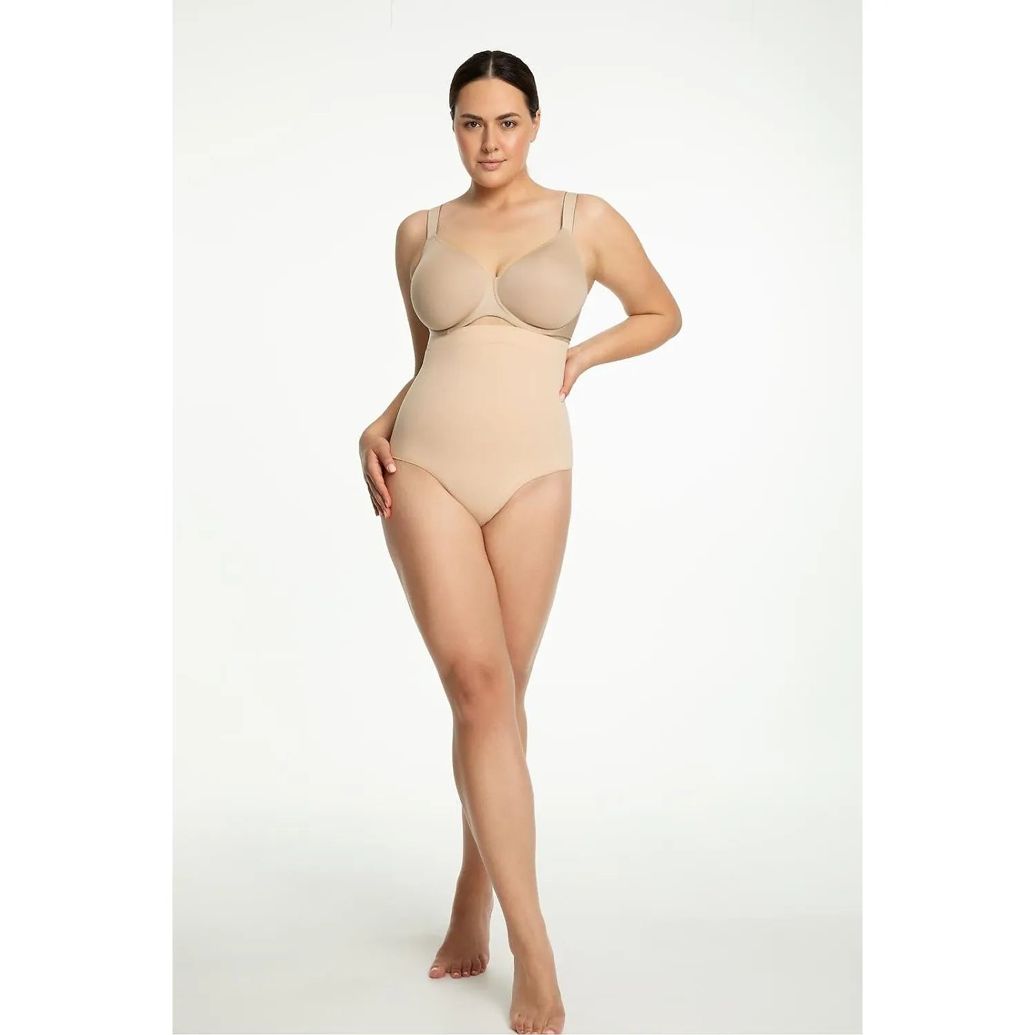 Body gainant Julimex beige, sans couture, taille haute, bretelles larges, design élégant, silhouette sculptée.