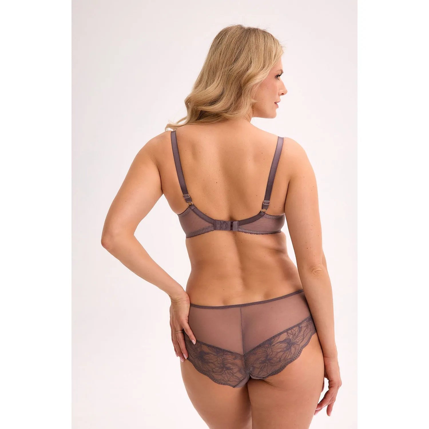 Culottes dentelle résille Gaia 220488, couleur taupe, élégantes, confortables, valorisent silhouette féminine, lingerie sexy.