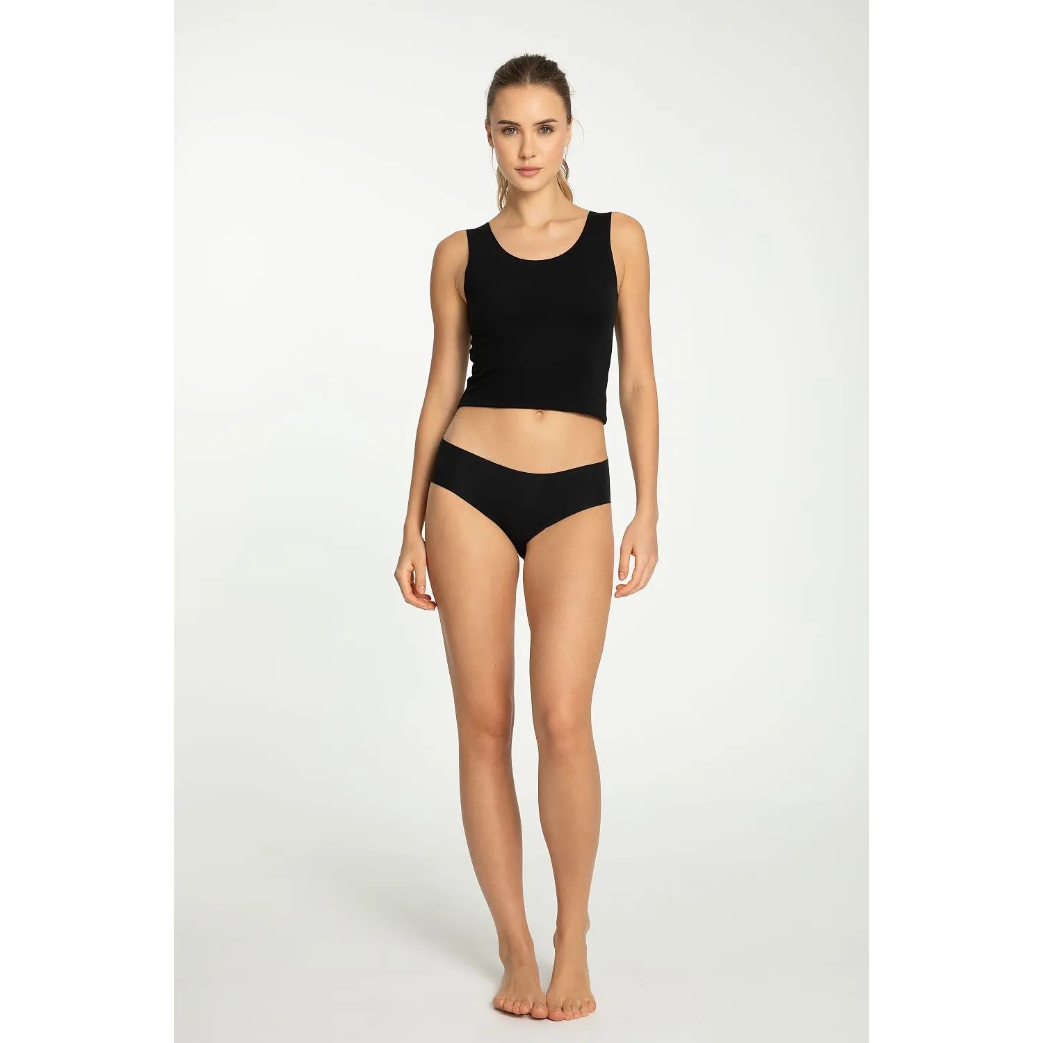 Ensemble lingerie Julimex noir sans coutures, ajustement parfait, confort quotidien, modèle 220541, vue de face.