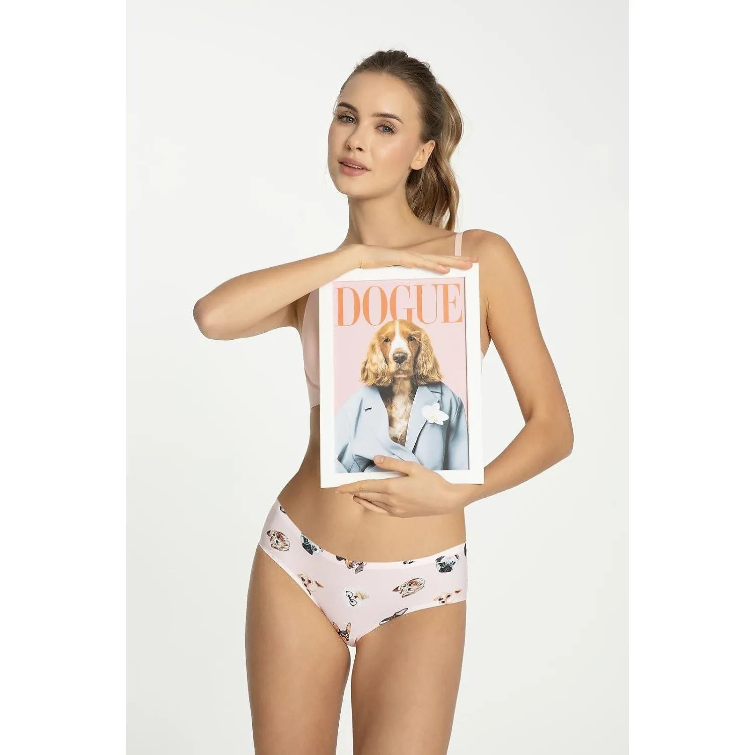 Ensemble lingerie femme rose clair Julimex, imprimé chiens multicolores, soutien-gorge sans armature, culottes confortables.