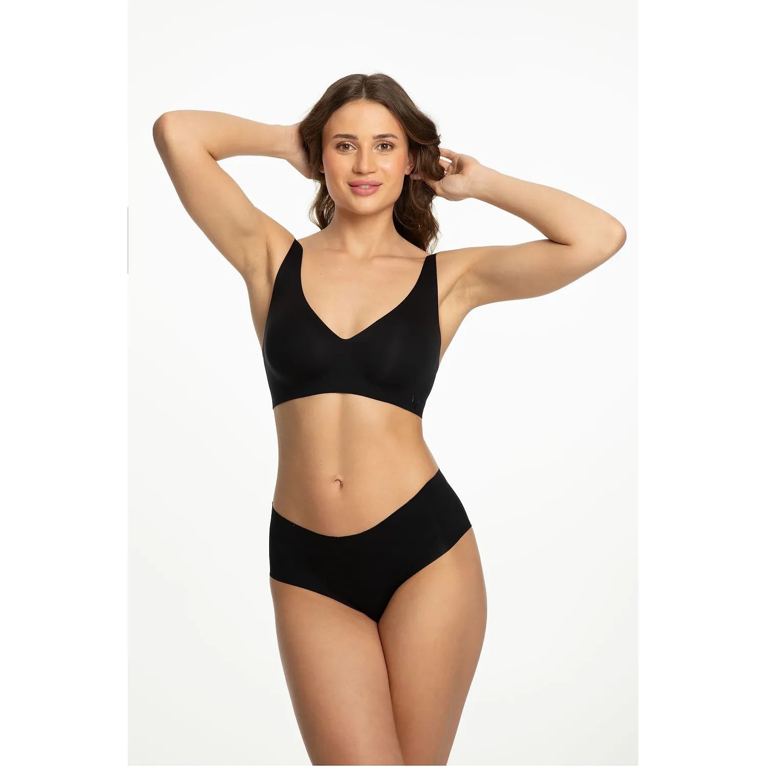 Ensemble de lingerie minimaliste sans coutures doux et confortable soutien-gorge sans armatures culotte taille basse black uni femme sexy discrétion
