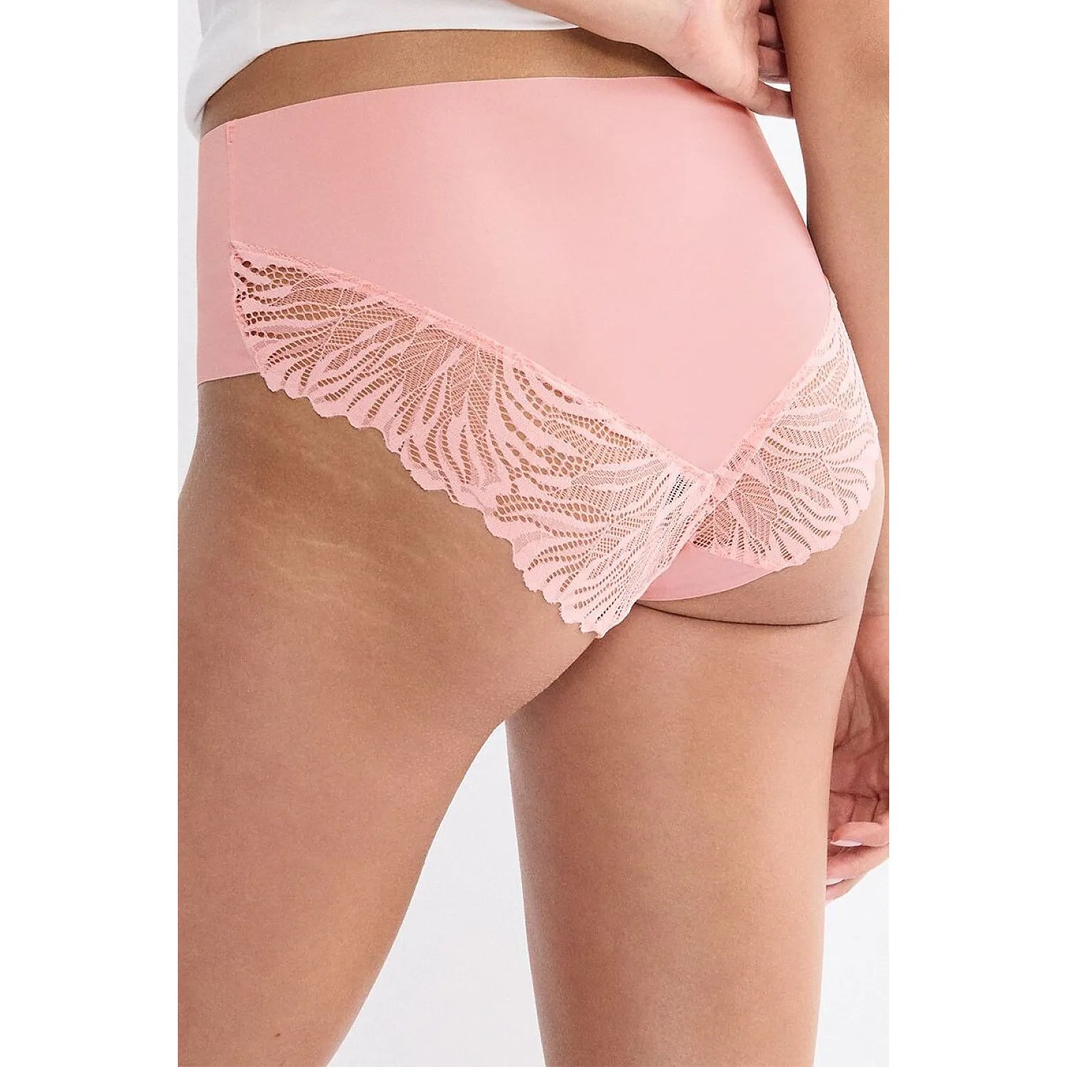 Culottes roses Triumph en microfibre écologique avec dentelle, confort quotidien, invisibles sous vêtements ajustés.