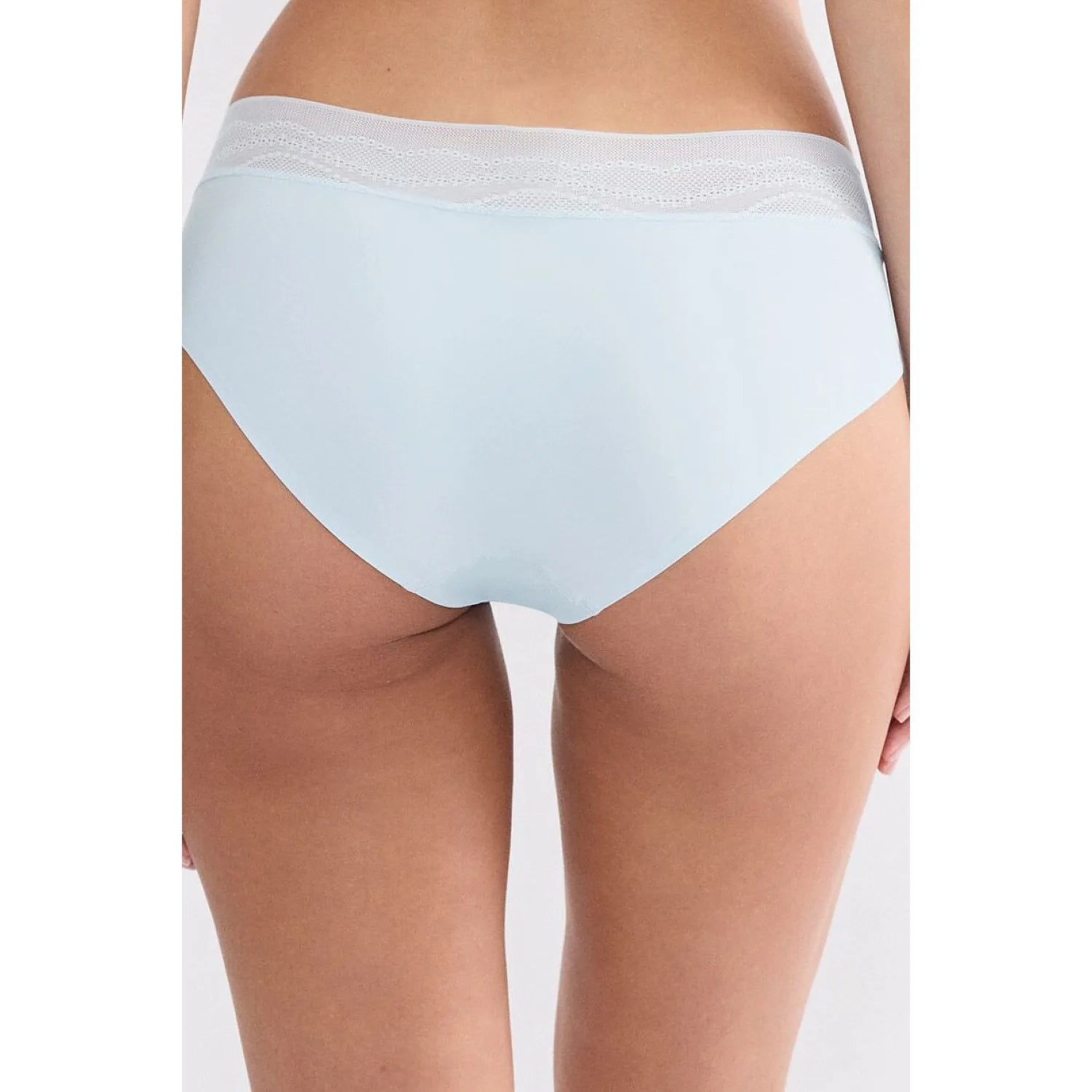 Culotte hipster femme bleu clair en microfibre et dentelle recyclée, confort invisible Triumph.