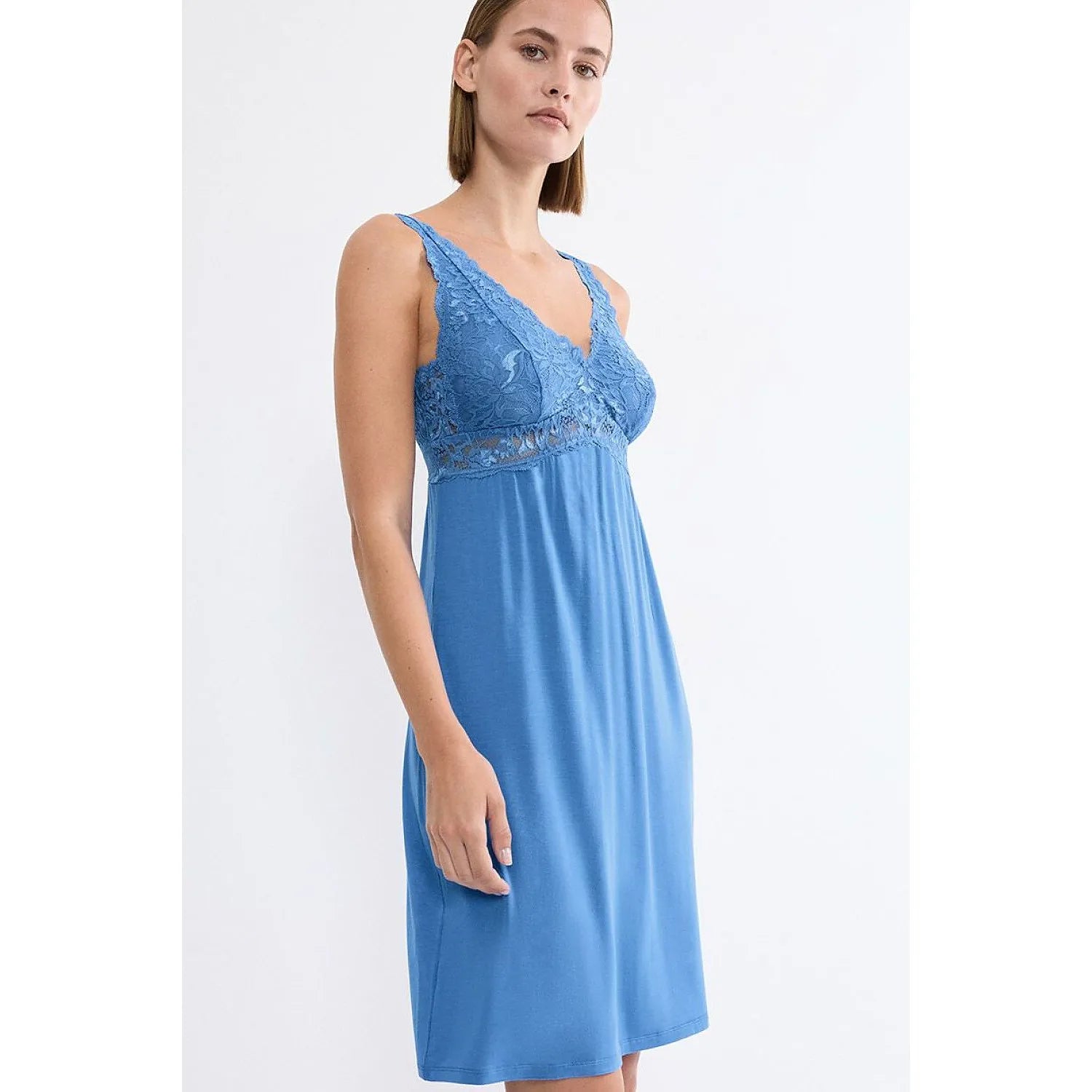 Chemise de nuit dentelle élégante confort Triumph Timeless Sensuality femme