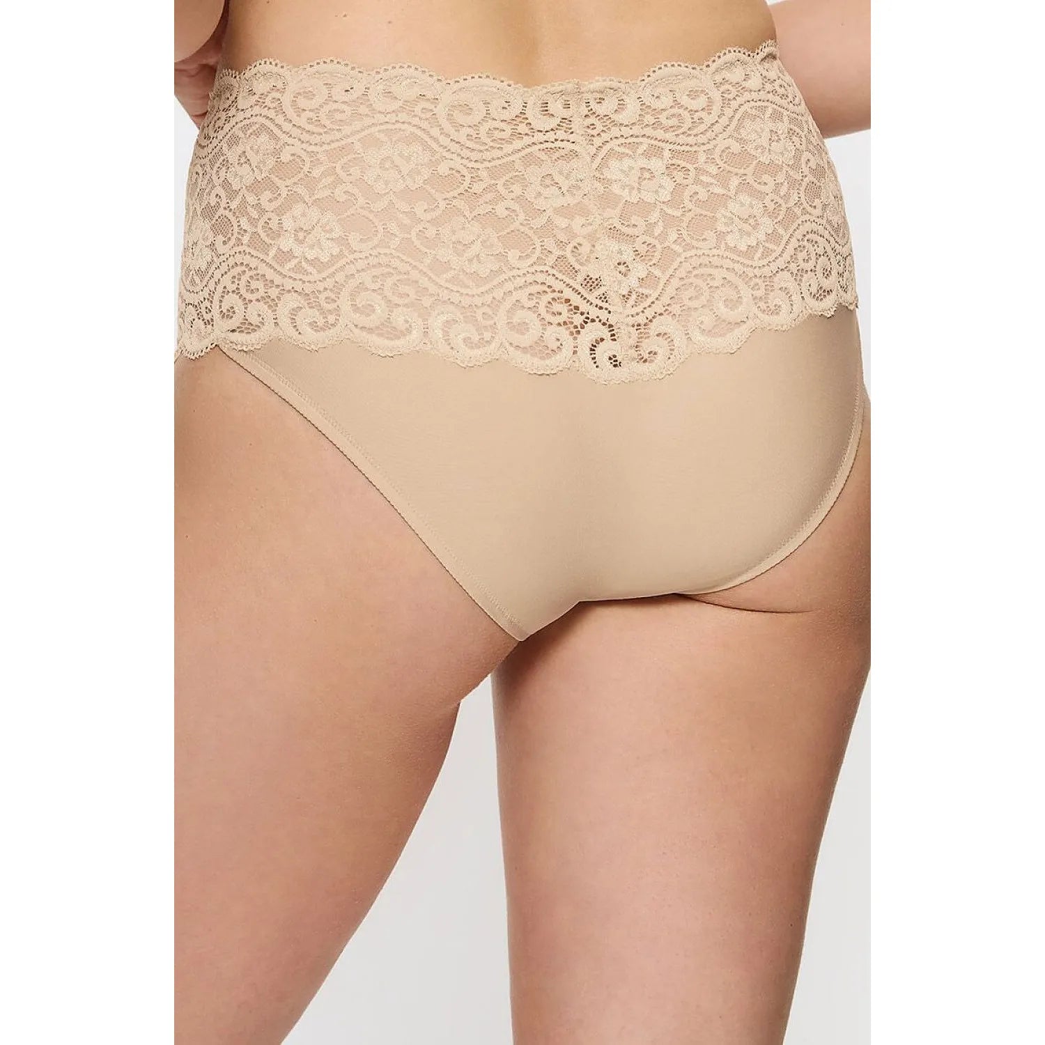 Culotte maxi taille haute beige en microfibre LYCRA avec dentelle, offrant confort et invisibilité sous les vêtements.