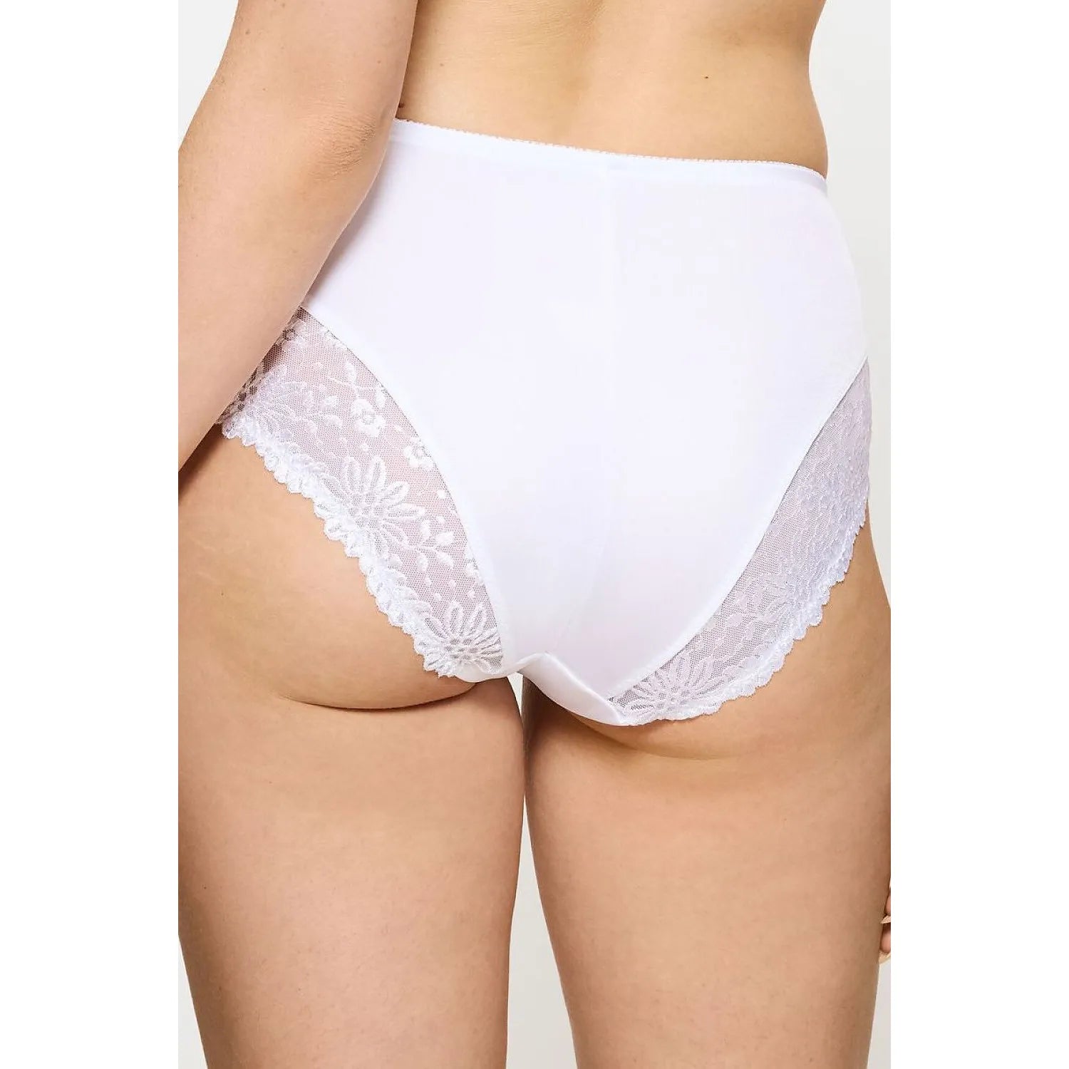 Culotte taille haute dentelle noire Ladyform, élégante et confortable, sublimant la silhouette féminine.