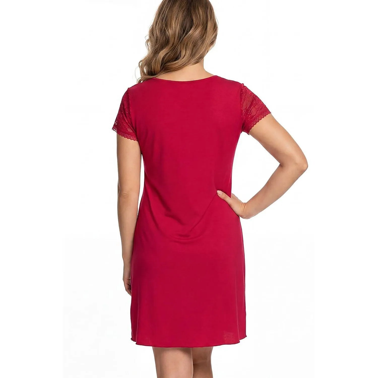 Chemise de nuit rouge pour femme, manches courtes en dentelle, tissu doux, ajustement confortable, modèle Elena.