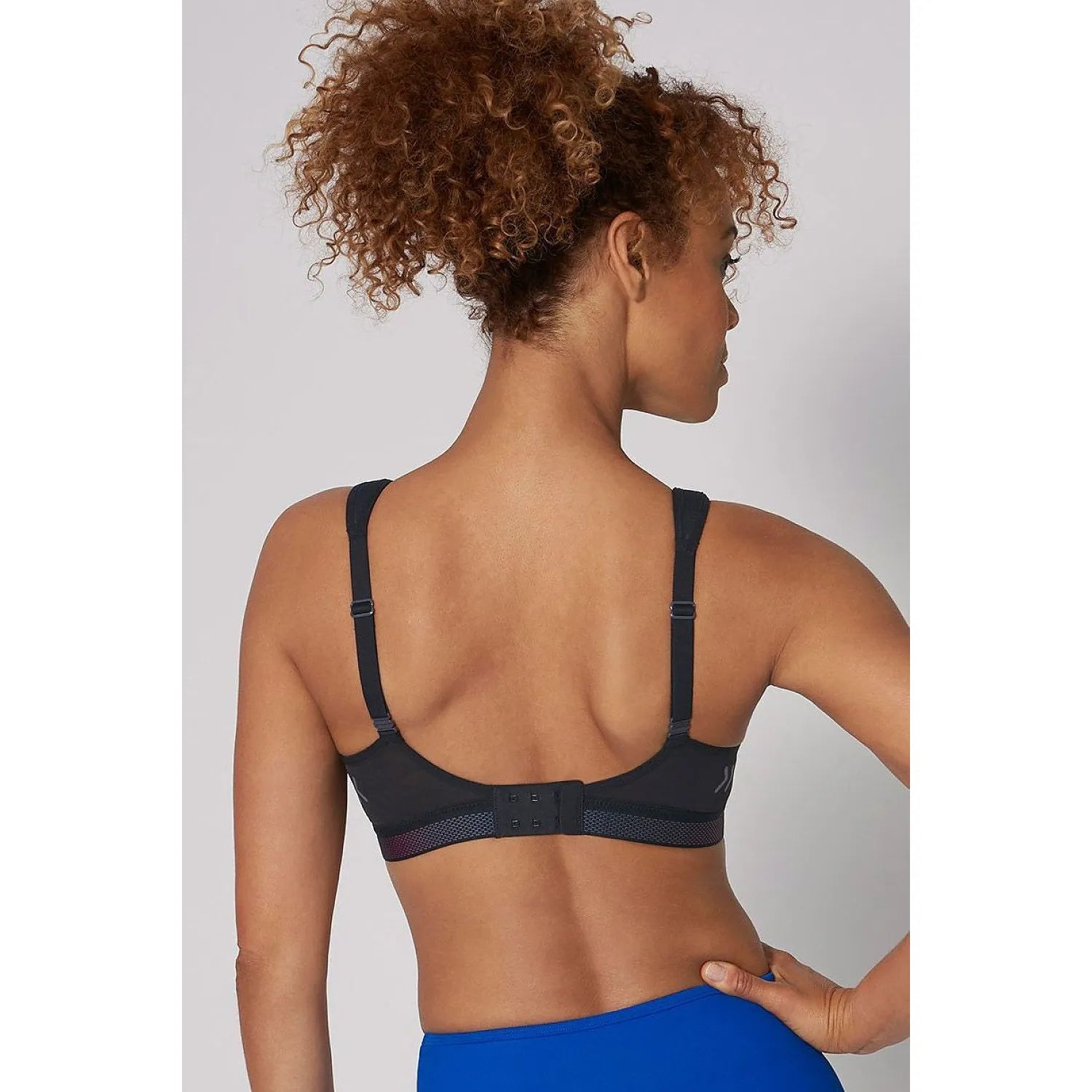  Soutien-gorge de sport model 230255 Triumph 