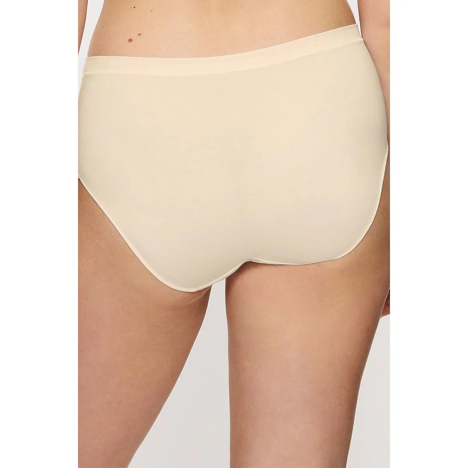 Culotte beige taille haute Triumph, modal doux et respirant, design minimaliste, confort et élégance pour peaux sensibles.