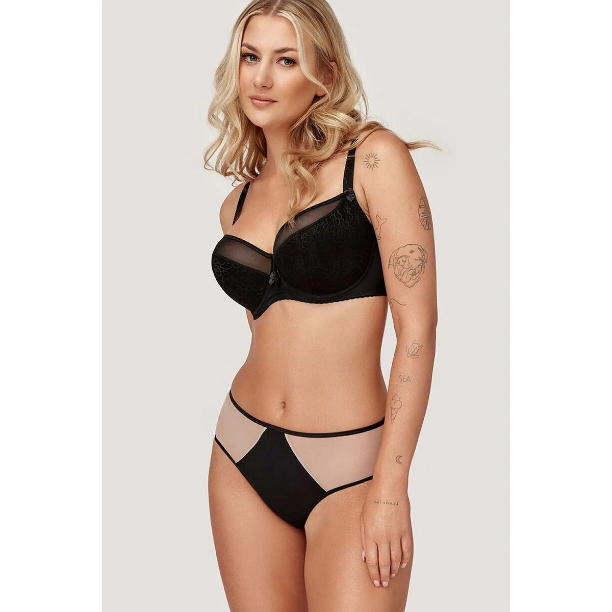 Culottes Nikola modèle 232216 Azal, sans couture, élastiques, confortables, silhouette ajustée, lingerie discrète.