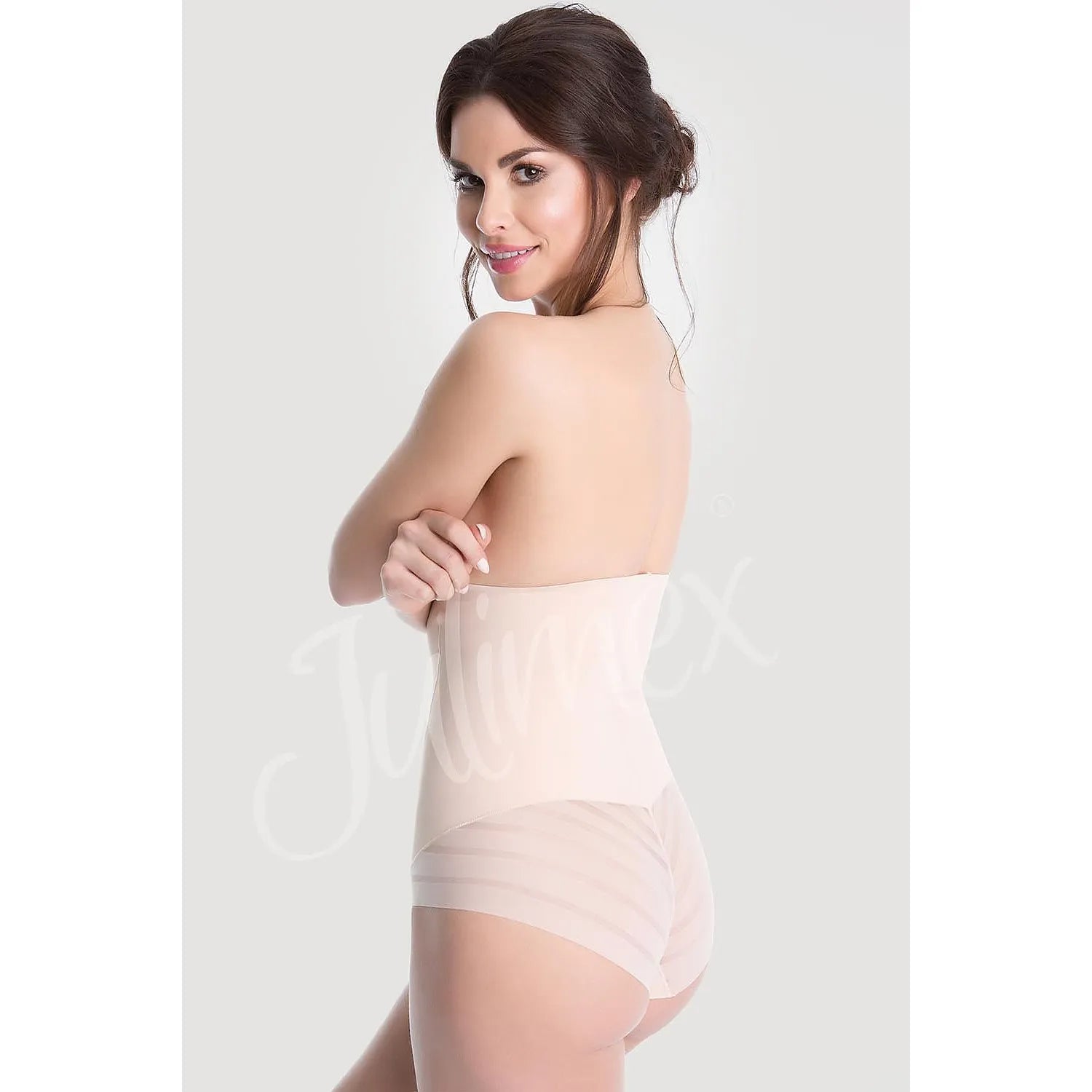 Culotte amincissante invisible beige taille haute, finition sans couture, maintien antiglisse, élégante et confortable.