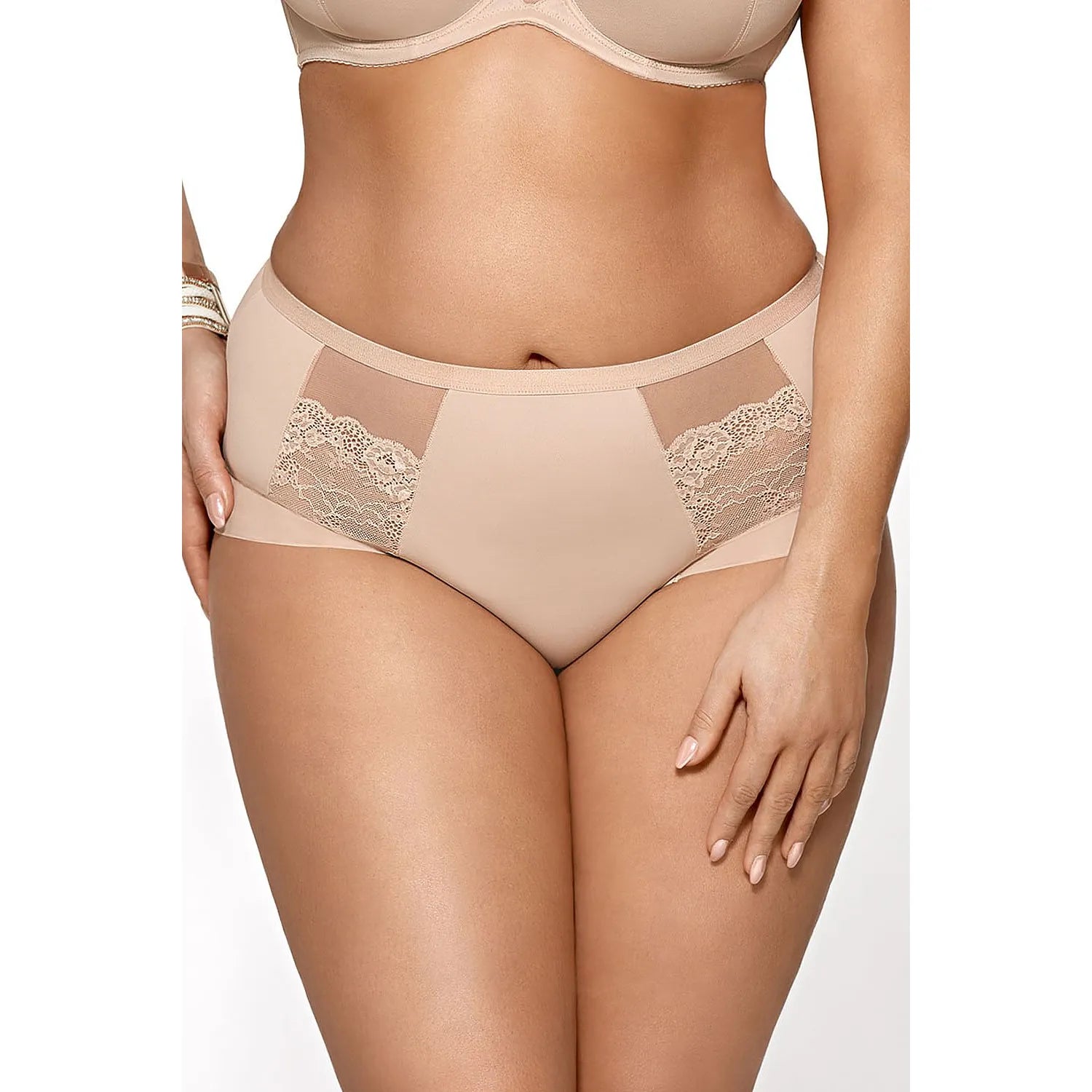 culotte élégante beige microfibre douce inserts dentelle tulle élastique dos lisse invisible finition soyeuse confort quotidien soirée grande taille extensible