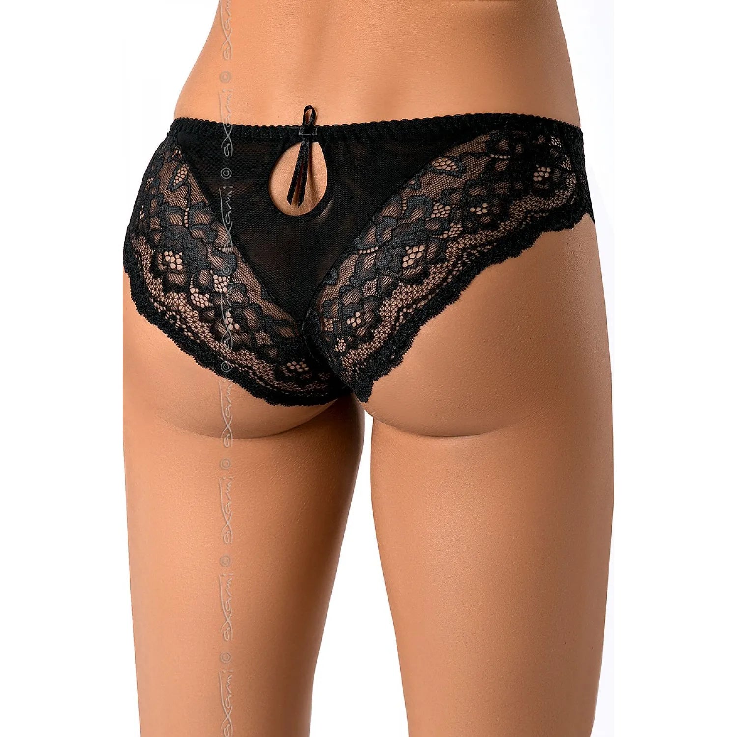 Culotte noire en dentelle et tulle Zaina V-7603 Axami, design élégant, mettant en valeur les hanches sensuelles.