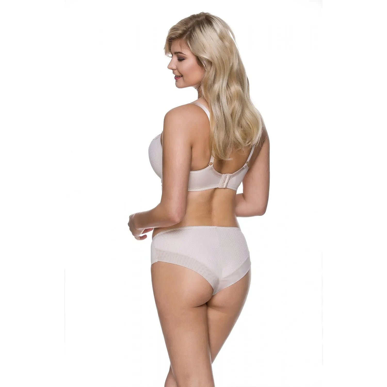 Culottes taille haute beige à pois avec dentelle, élégantes et confortables, vue de dos sur mannequin.