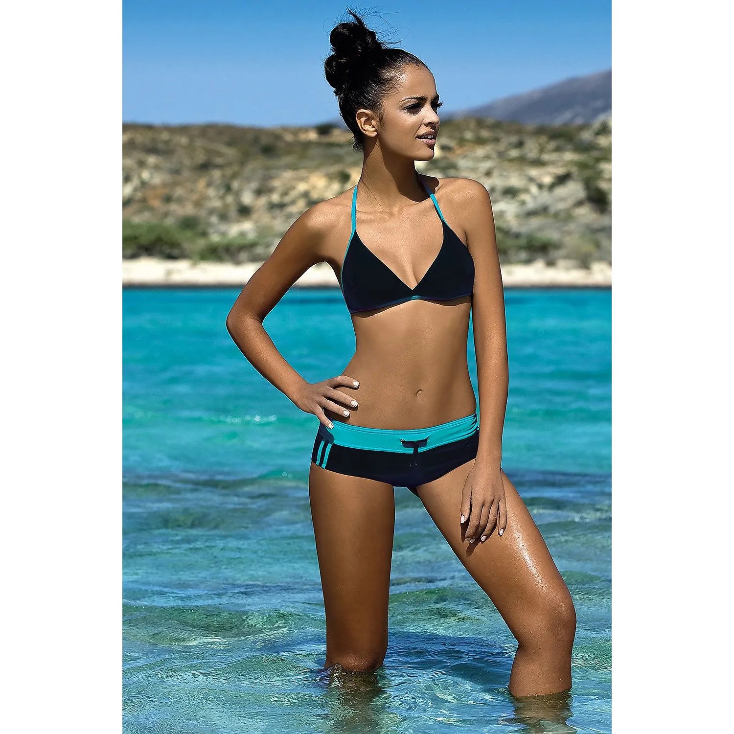 bikini deux pièces triangle shorty noir turquoise sportif moderne bretelles fines ajustables ceinture contrastante doublé polyamide élasthanne