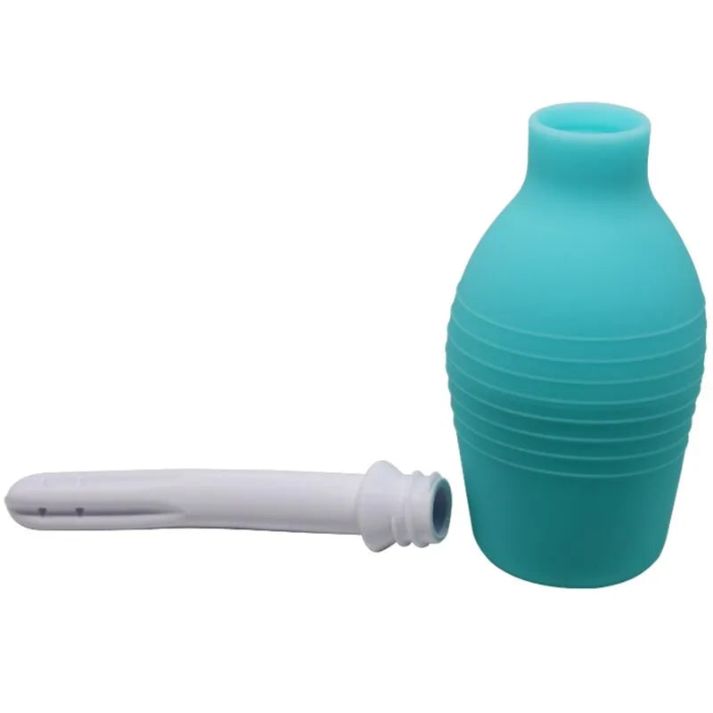 Douche anale silicone bleue, poire ergonomique et embout blanc, hygiénique, imperméable, pour nettoyage intime.