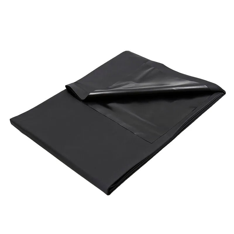 Draps jetables imperméables en PVC noir, résistants et hygiéniques, pour jeux adultes, protection optimale et confort.
