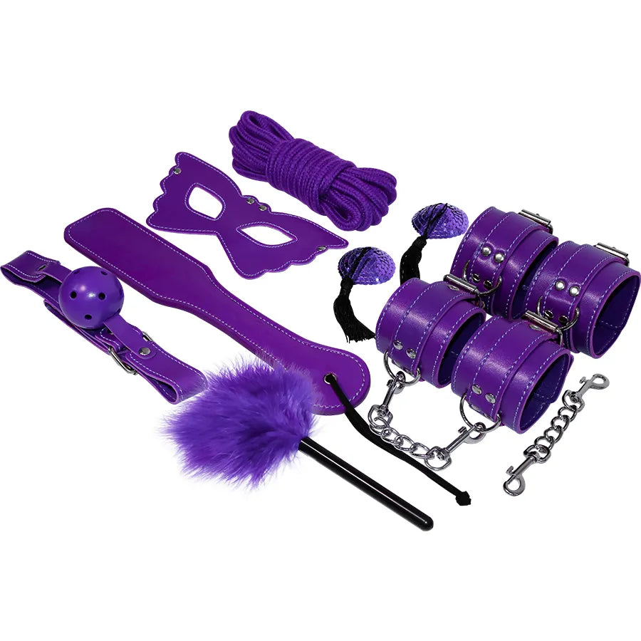 Ensemble bondage lilas en cuir synthétique avec menottes, bâillon, masque, corde, plume et accessoires sécurisés.