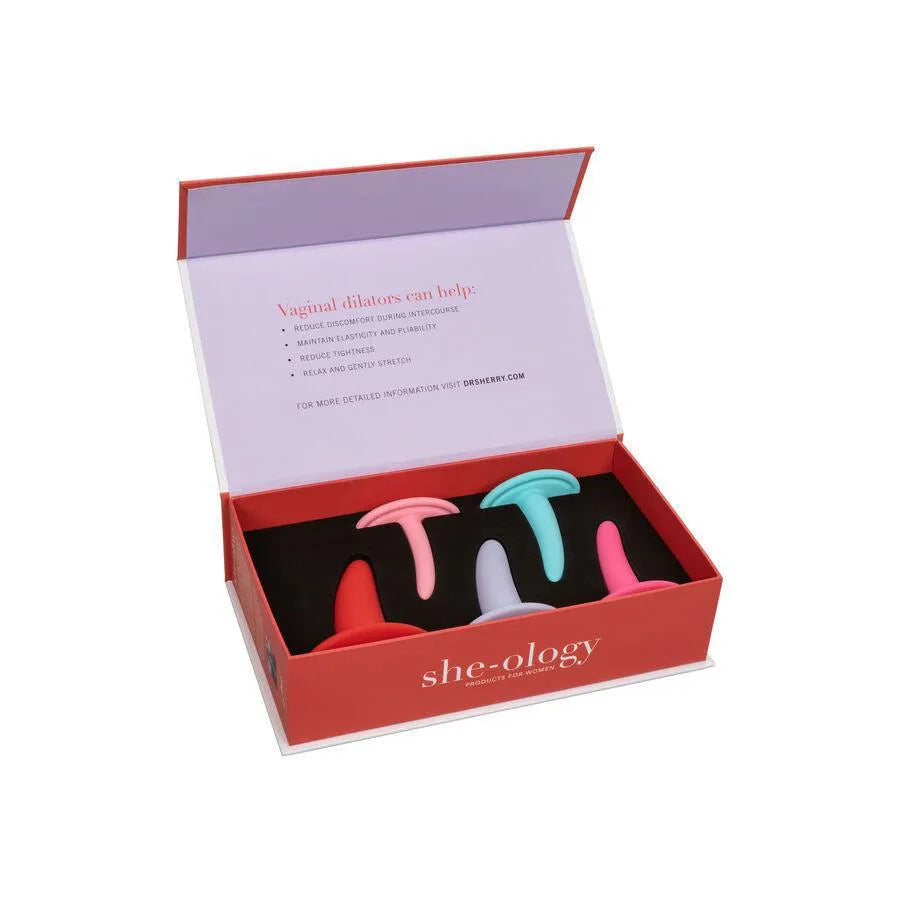Ensemble de dilatateurs vaginaux en silicone colorés, ergonomiques, dans une boîte rouge, pour dilatation progressive.