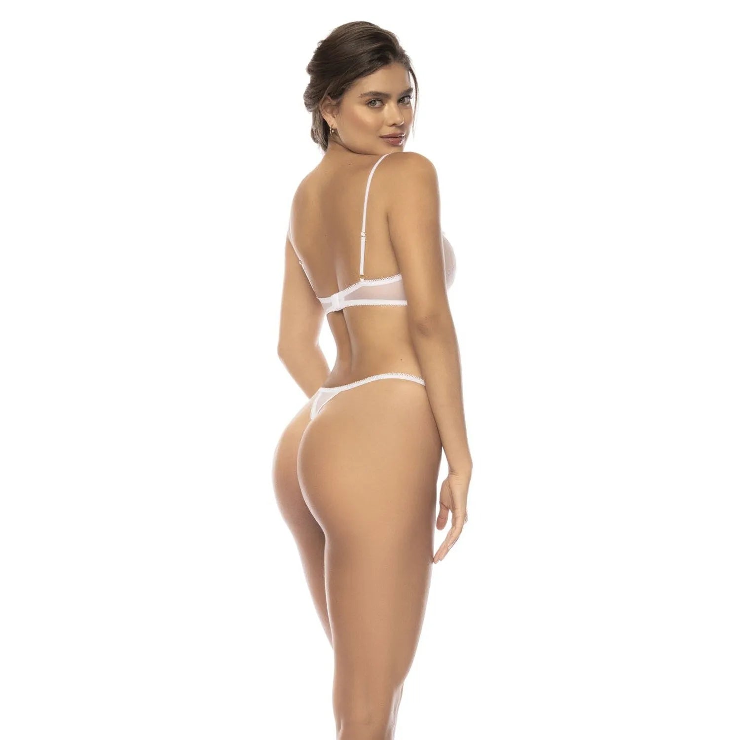 Ensemble lingerie résille blanche avec plumes, soutien-gorge à bretelles réglables, porte-jarretelles et string assorti.