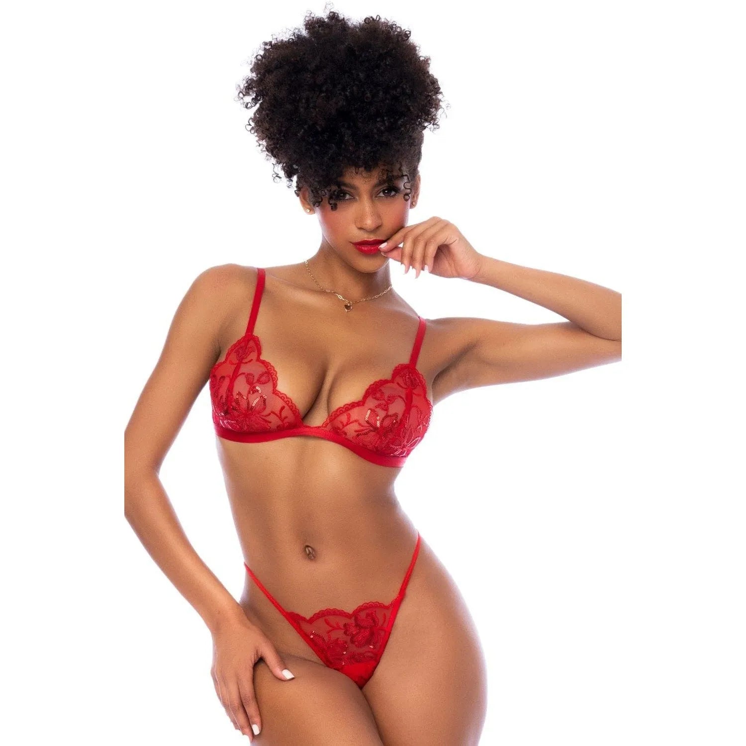 Ensemble lingerie rouge brodé floral pailleté, soutien-gorge bretelles réglables, porte-jarretelles et string assorti.