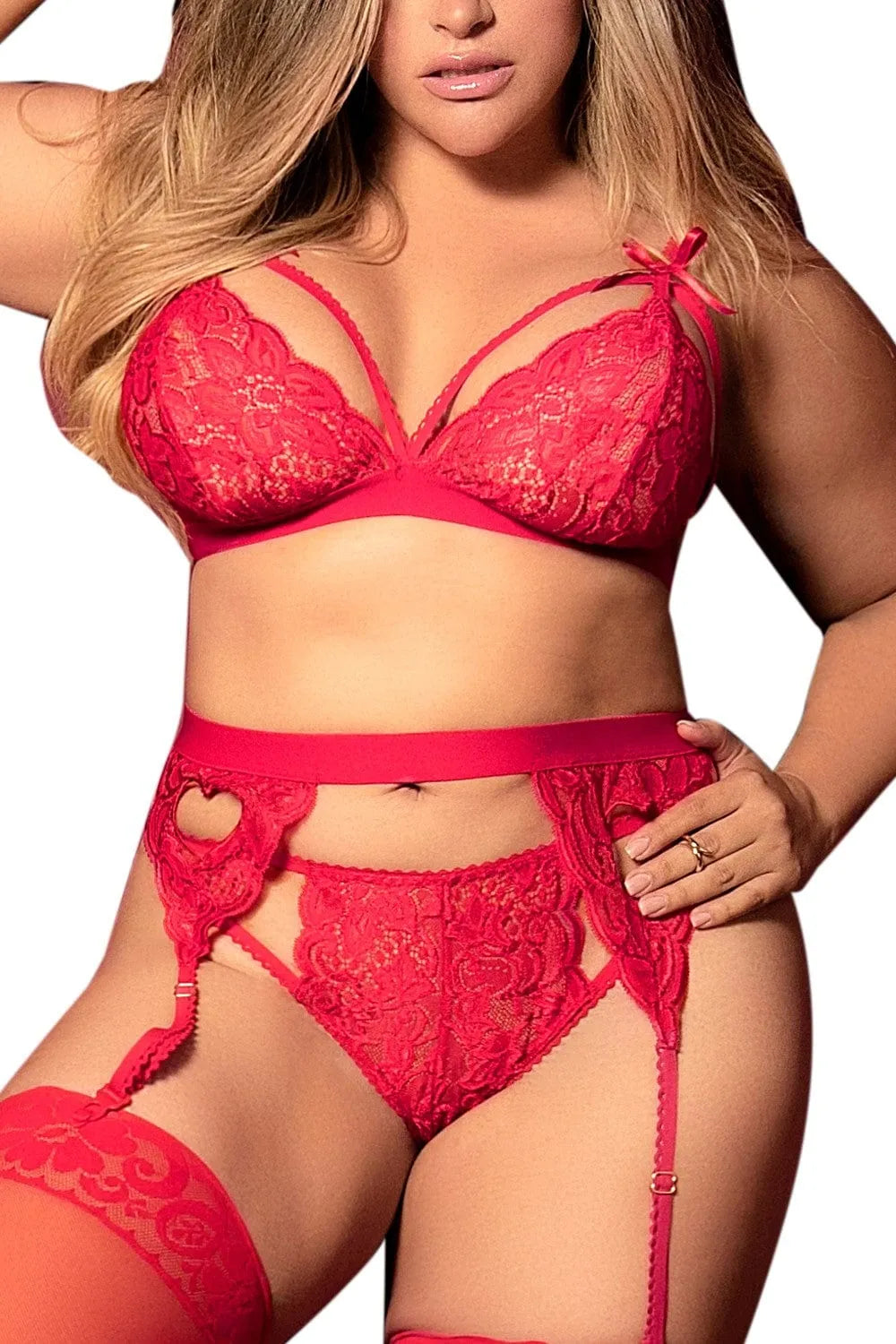 Ensemble lingerie rouge dentelle pour femmes rondes, soutien-gorge, porte-jarretelles, string cœur, nœuds satin.