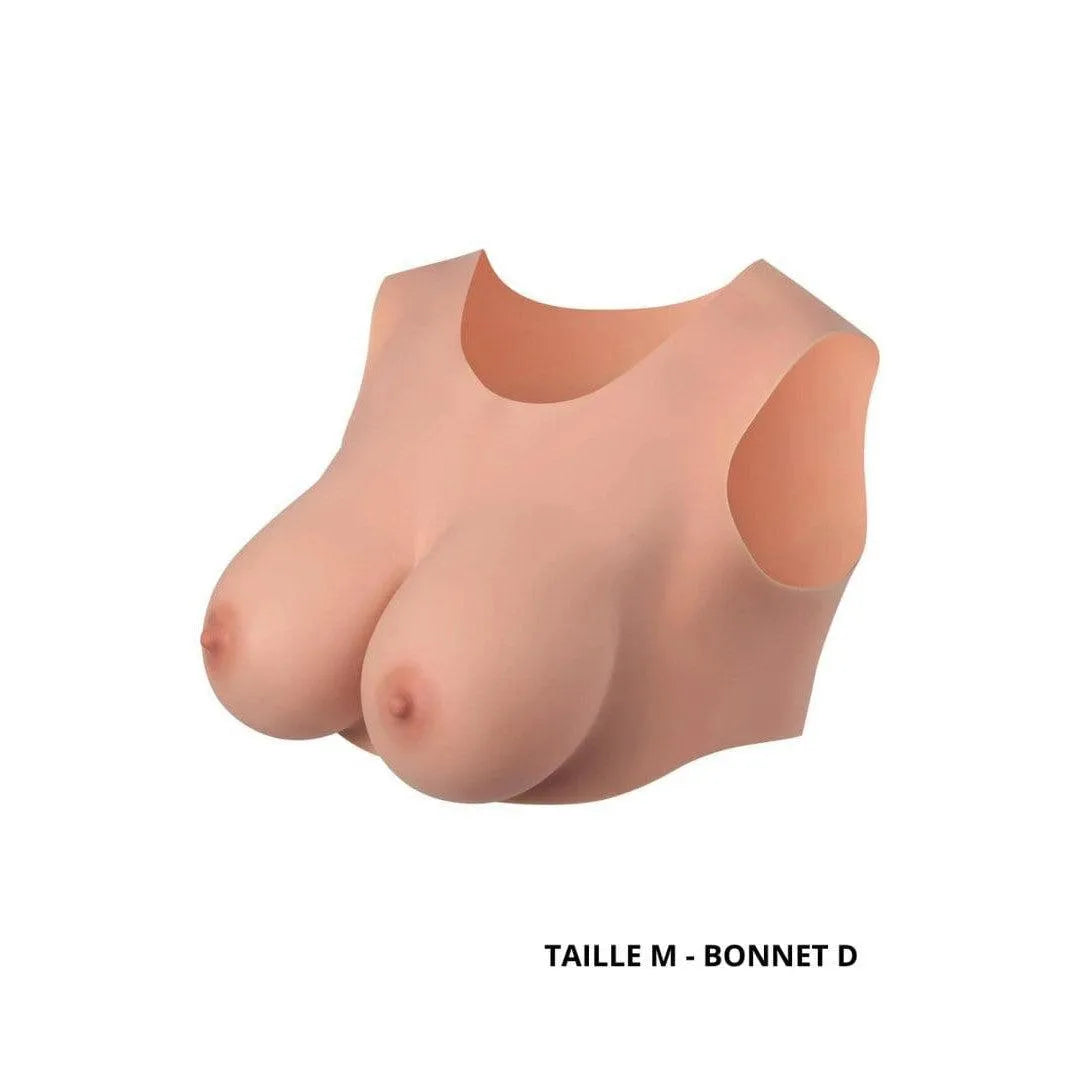 fausse poitrine silicone hypoallergénique réaliste douce extensible élastique ajustable morphologie toucher naturel légère prolongée détails minutieux élégante discrète