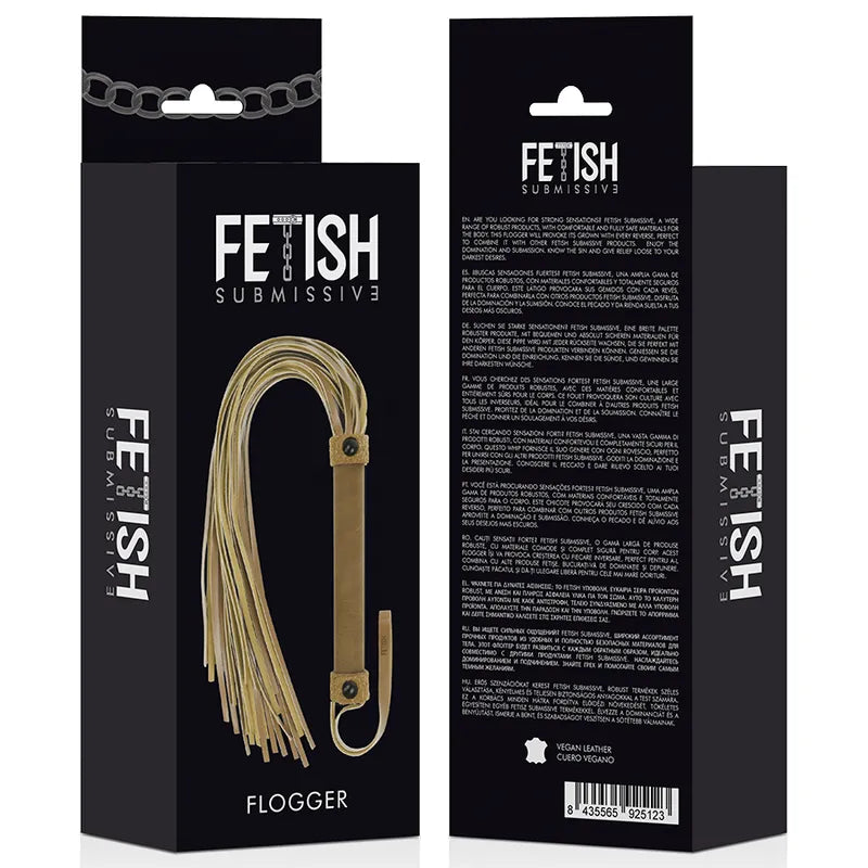 Fouet BDSM en cuir vegan beige avec poignée ergonomique noire, design éthique, haute qualité, sur fond d'emballage noir.