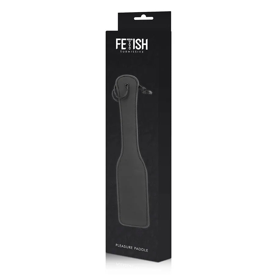 Fouet BDSM luxe noir en cuir vegan avec poignée ergonomique, compact et robuste, présenté dans un emballage sophistiqué.