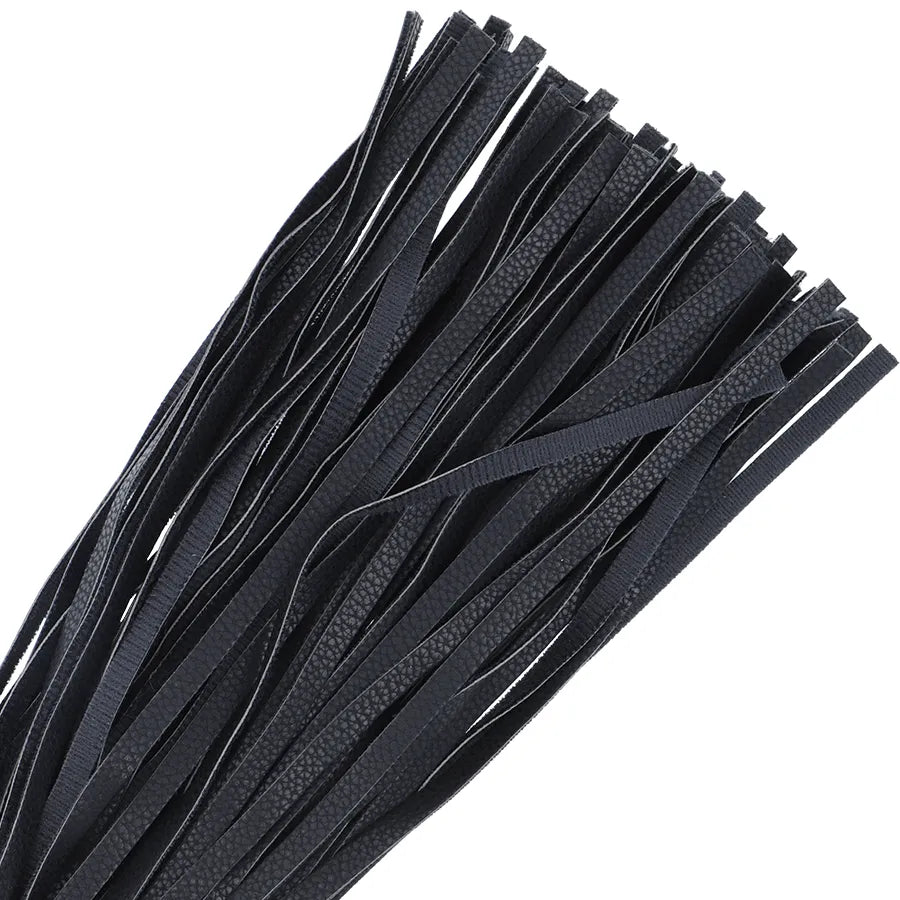 Fouet bondage en cuir noir avec lanières, poignée ergonomique, design luxueux pour BDSM, débutants et confirmés.