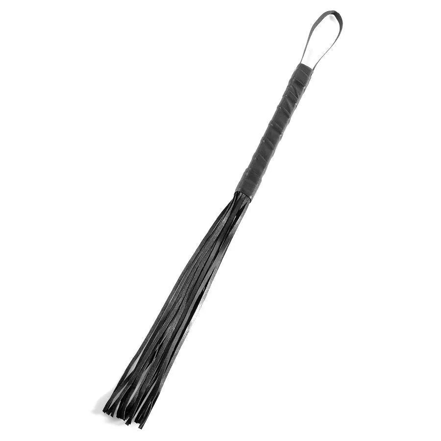 Fouet cuir véritable artisanal robuste brins résistants poignée ergonomique antidérapante contrôle puissance sécurité durable polyvalent débutants expérimentés