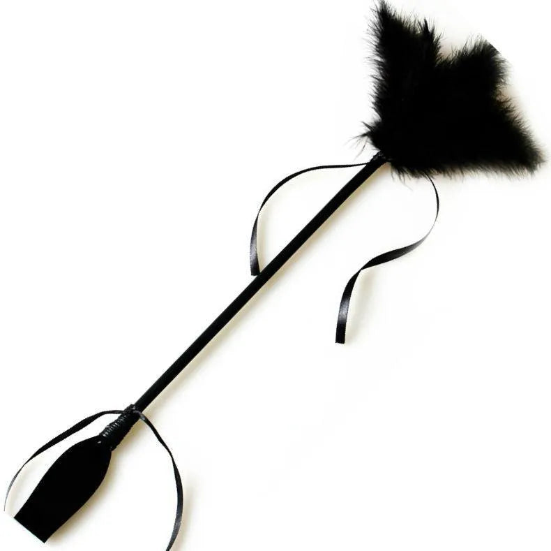 Fouet sensuel résistant plumes pagaie double fonction massage stimulation zones érogènes matériaux synthétique polyuréthane coton polyester