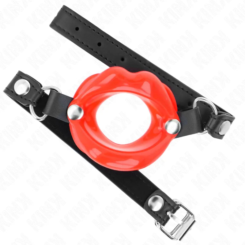 Gag BDSM silicone rouge ajustable, hypoallergénique, avec sangles noires, ergonomique et sécurisé.
