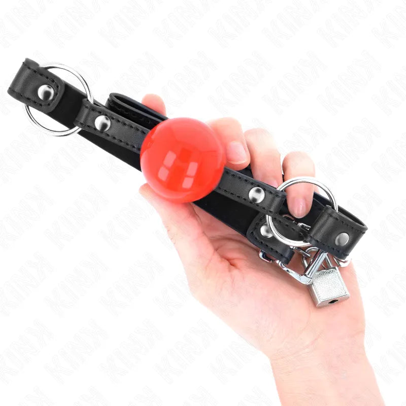 Gag BDSM silicone rouge ajustable avec sangles noires et boucle métallique, confortable et sécurisé pour débutants et expe...
