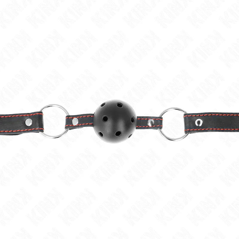 Gag BDSM en silicone noir ajustable, avec lanière rouge et anneaux métalliques, confortable et sécurisé.