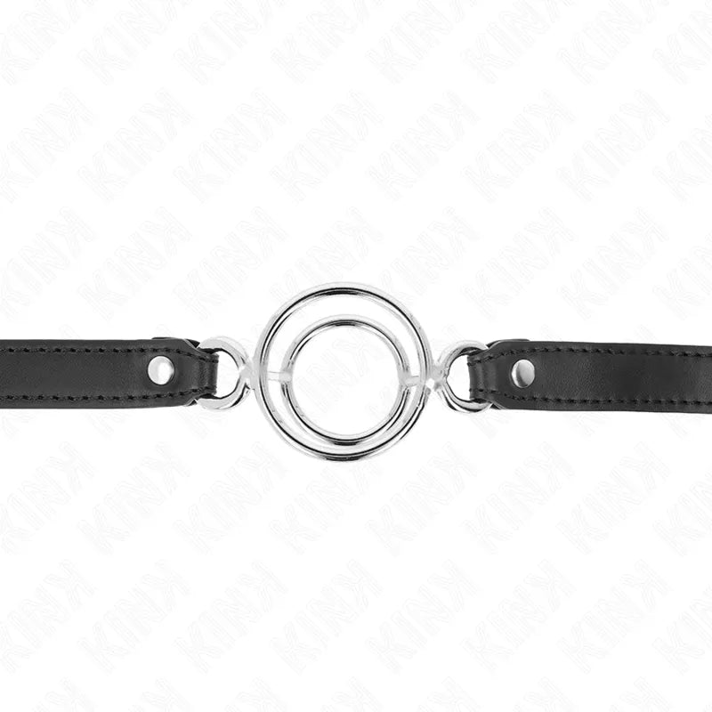 Baillon BDSM en silicone noir avec anneau métallique, sangles ajustables et design ergonomique pour confort et contrôle.