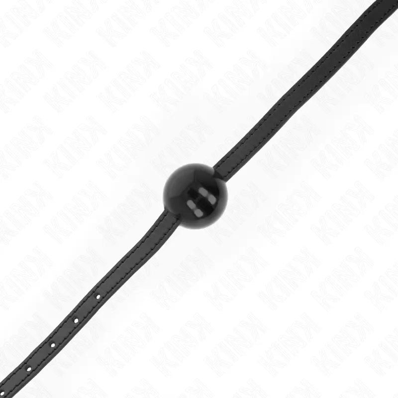 Gag BDSM en silicone noir avec harnais ajustable, ergonomique et multicolore, offrant confort et sécurité.