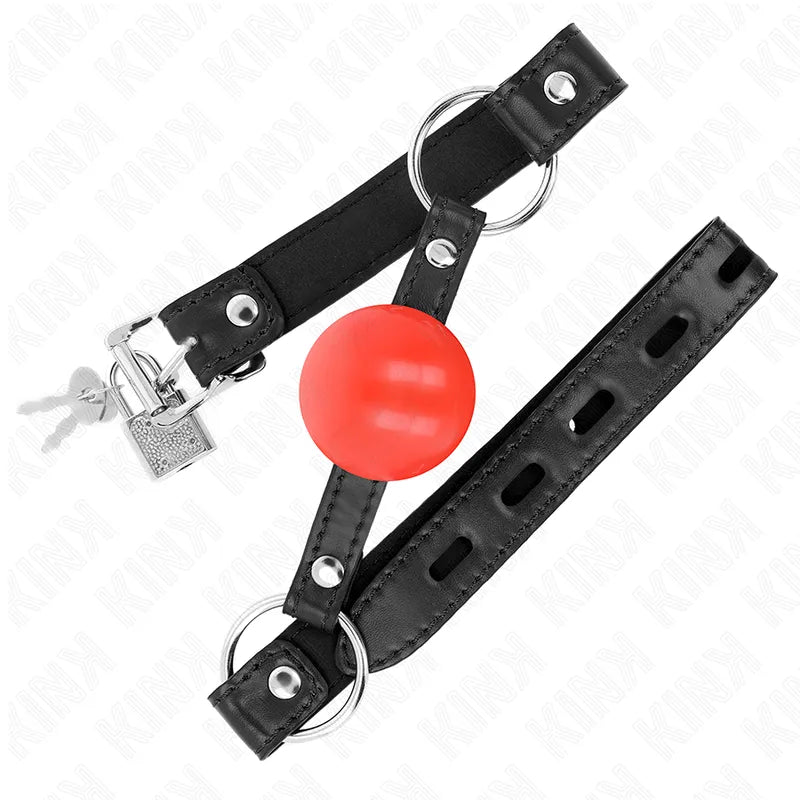 Gag BDSM en silicone rouge ergonomique avec sangles noires réglables et boucle métallique, design confortable et sécurisé.