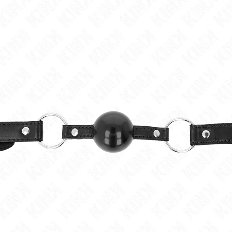 Gag BDSM en silicone noir, ergonomique et ajustable, avec sangle en cuir et anneaux métalliques, pour confort et sécurité.