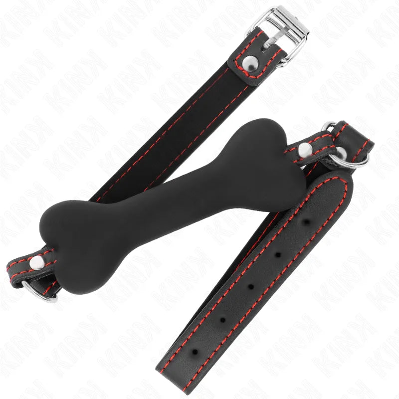 Gag BDSM en silicone noir ergonomique, forme os, avec sangle réglable en cuir noir et coutures rouges, confortable et sûr.