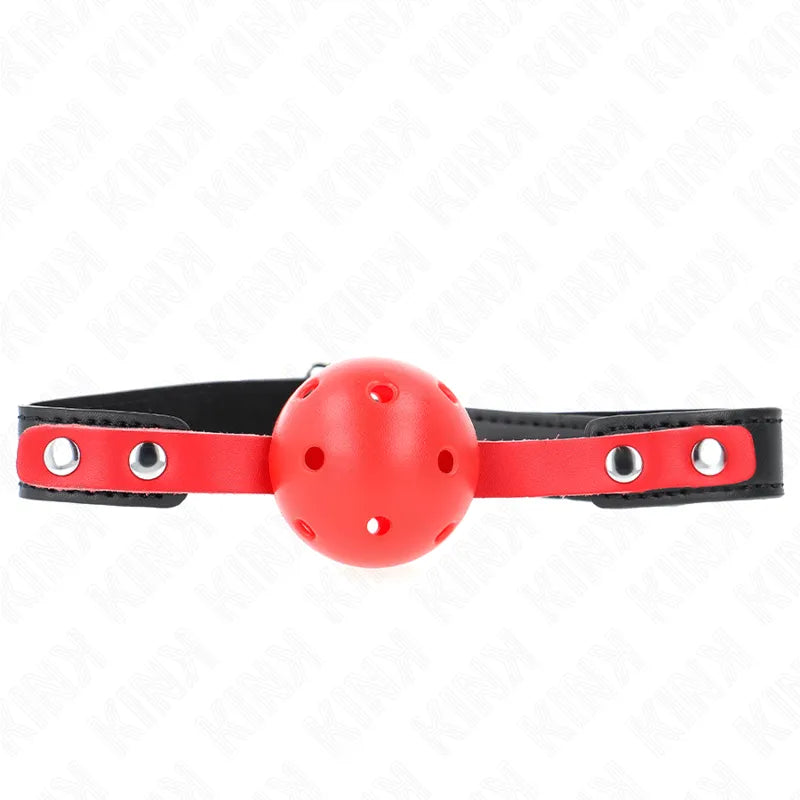 Gag BDSM en silicone rouge avec bretelles noires ajustables, boule perforée pour confort et sécurité, design esthétique.