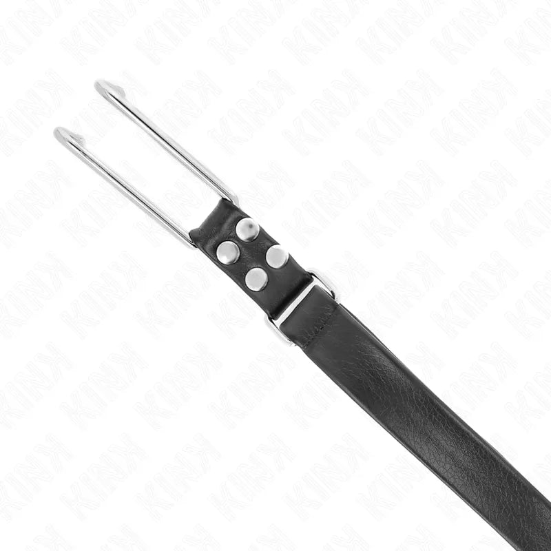 Gag BDSM noir en silicone ajustable avec boucle métallique, design ergonomique pour confort et sécurité, style élégant.