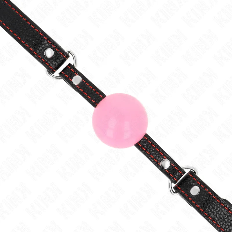 Bâillon BDSM silicone rose, sangle noire ajustable, coutures rouges, ergonomique, confort et insonorité pour moments intimes.