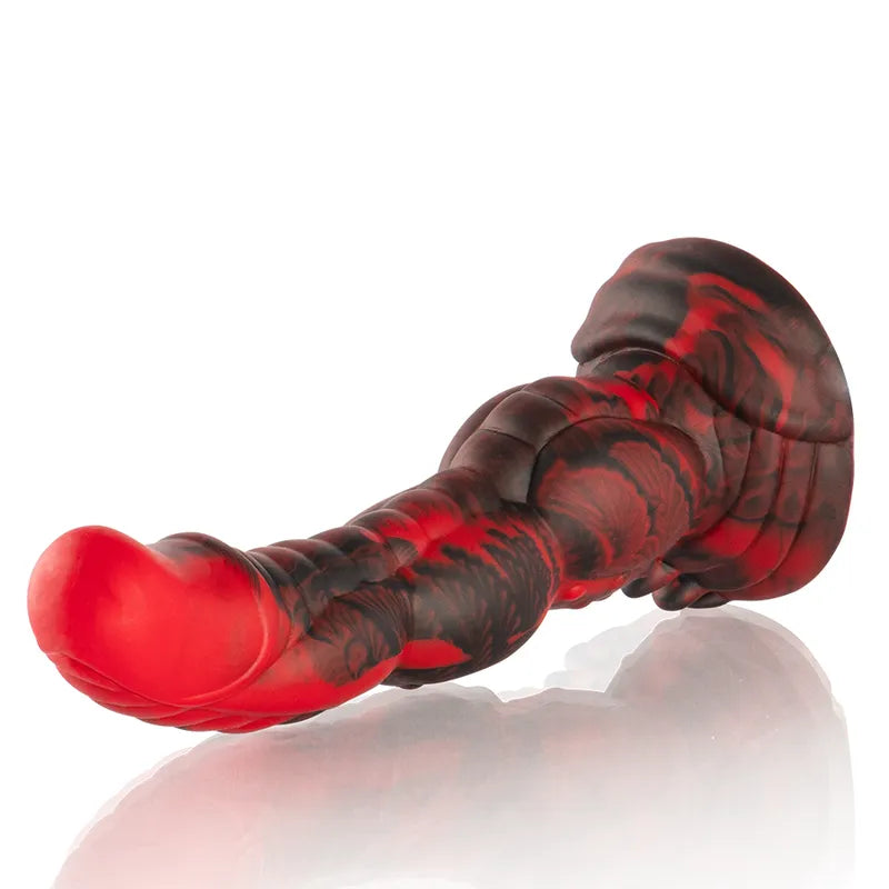 Gode silicone rouge noir texturé, inspiré mythologie grecque, base large stable, design réaliste et ergonomique.
