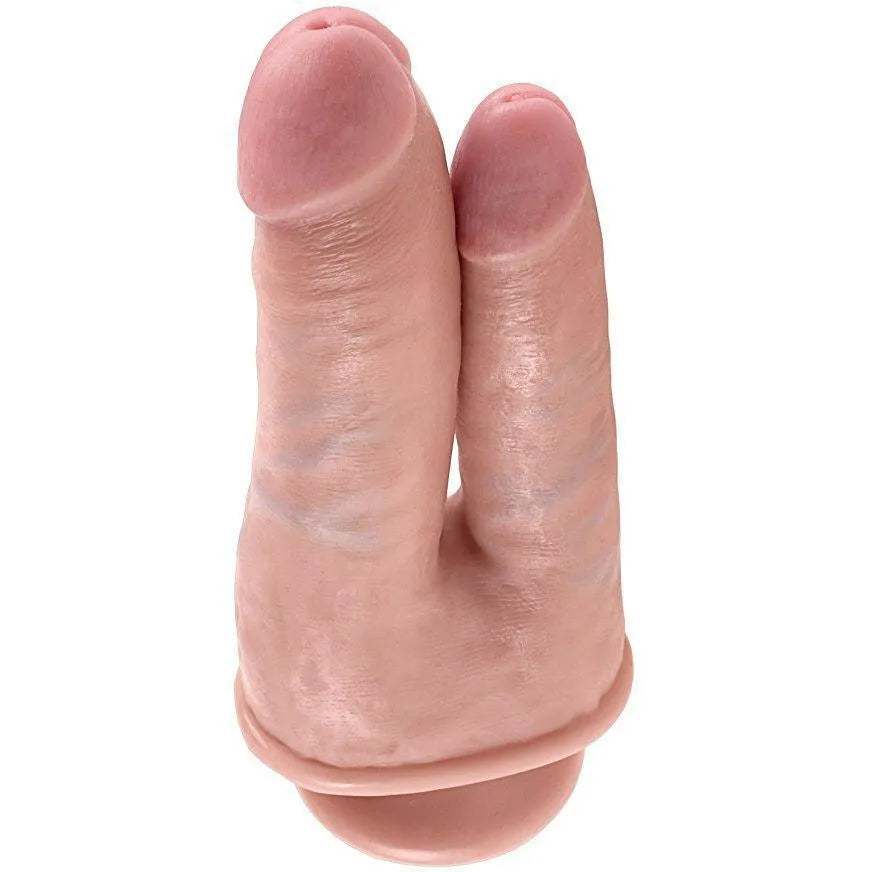 Gode réaliste beige texture veineuse, courbe ergonomique, base ventouse puissante, silicone hypoallergénique.